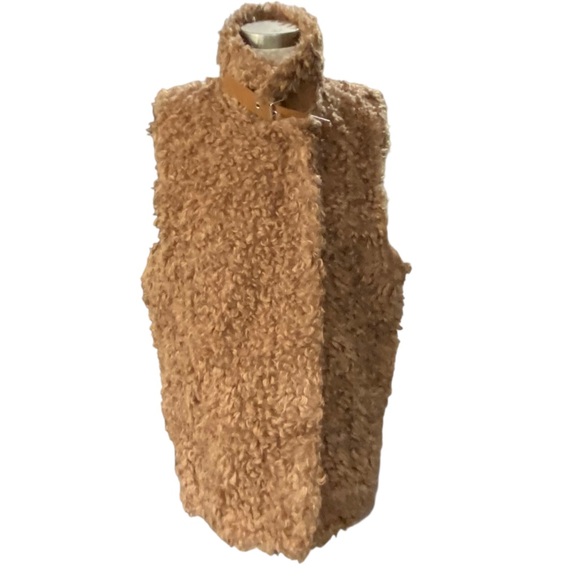 INC International Concepts Tan Faux Fur Sleeveless Sherpa Vest Size medium - Picture 1 of 10